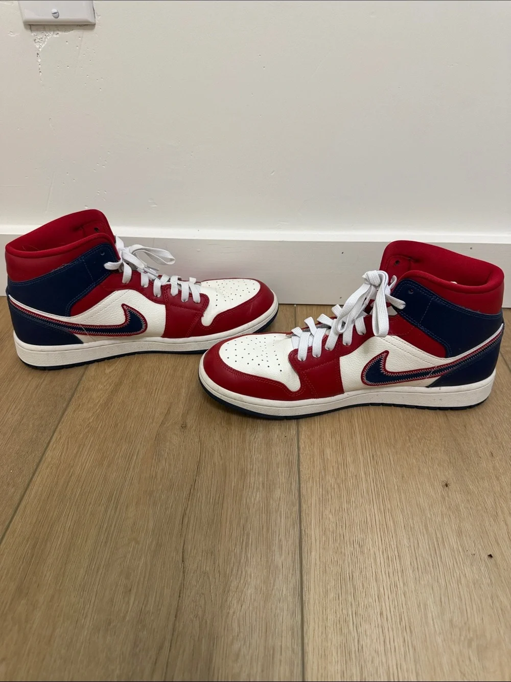 Nike High-Top Sneakers in White, Red and Navy